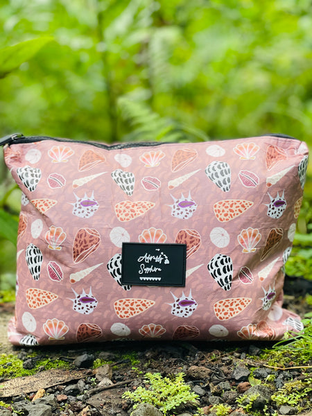 Splash proof insulated pouch bag